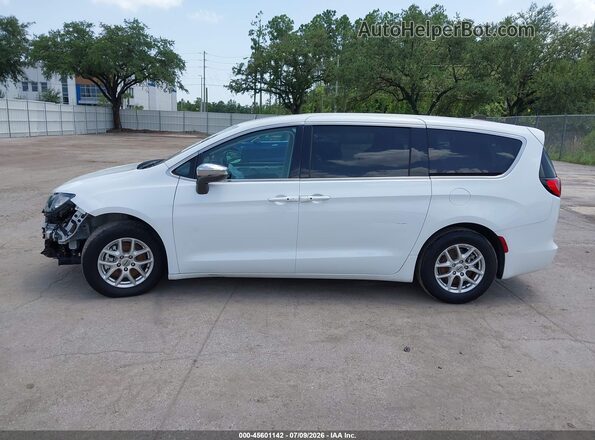 2C4RC1CG2PR596144 2023 CHRYSLER VOYAGER White Widok wnętrza 360 stopni