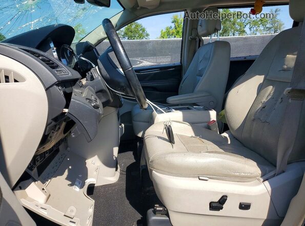 2C4RC1CG3GR121750 2016 CHRYSLER TOWN Черный Вид салона спереди