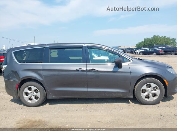 2C4RC1CG4HR519874 2017 CHRYSLER PACIFICA Gray Rear interior view