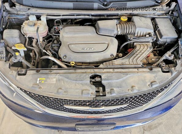 2C4RC1CG4JR148575 2018 CHRYSLER PACIFICA Blue Widok komory silnika