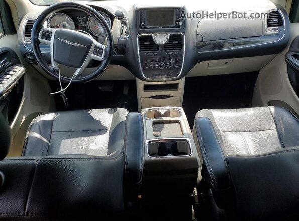 2C4RC1CG5GR200708 2016 CHRYSLER TOWN Black Առջևի վահանակի տեսք