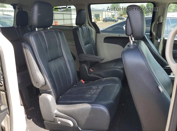 2C4RC1CG5GR200708 2016 CHRYSLER TOWN Black Սալոնի հետևի տեսք