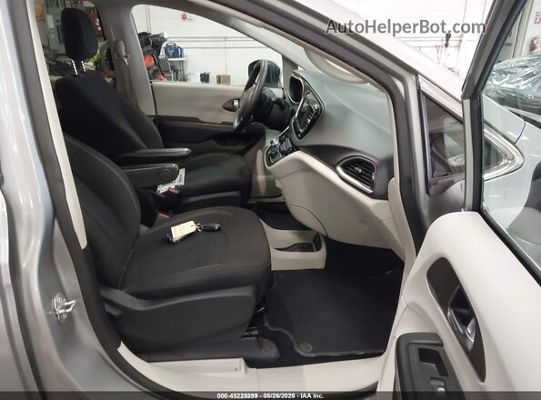 2C4RC1CG5LR190210 2020 CHRYSLER VOYAGER Silver Սալոնի դիմացի տեսք