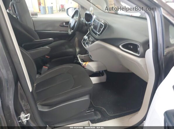 2C4RC1CG5NR146663 2022 CHRYSLER VOYAGER Серый Вид салона спереди