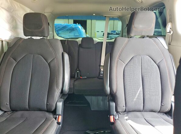 2C4RC1CG6HR708722 2017 CHRYSLER PACIFICA White Rear seats view