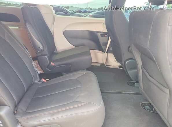 2C4RC1CG6HR708722 2017 CHRYSLER PACIFICA White Rear interior view