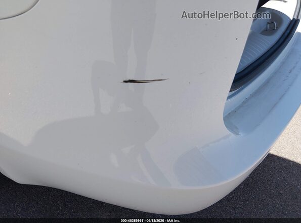 2C4RC1CG6NR127829 2022 CHRYSLER VOYAGER White Widok z przodu