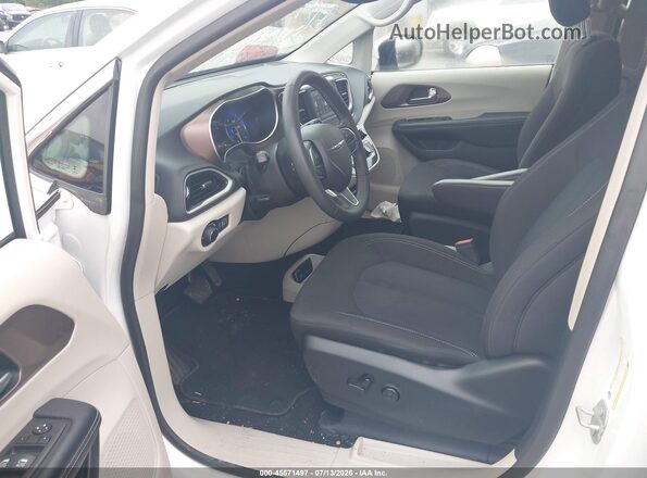 2C4RC1CG6PR623409 2023 CHRYSLER VOYAGER Белый Вид салона спереди