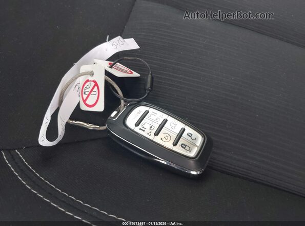 2C4RC1CG6PR623409 2023 CHRYSLER VOYAGER Белый Вид панели приборов