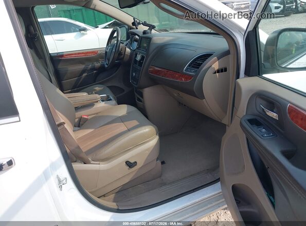 2C4RC1CG7GR159272 2016 CHRYSLER TOWN & COUNTRY White Vista interior delantera