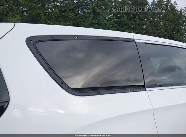 2C4RC1CG7LR237639 2020 CHRYSLER VOYAGER Белый Вид спереди