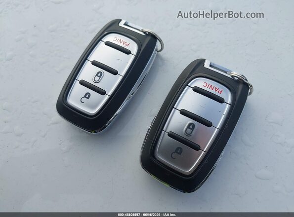 2C4RC1CG7LR237639 2020 CHRYSLER VOYAGER Белый Вид панели приборов