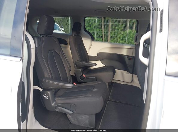 2C4RC1CG7LR237639 2020 CHRYSLER VOYAGER Белый Вид наклейки с VIN-кодом