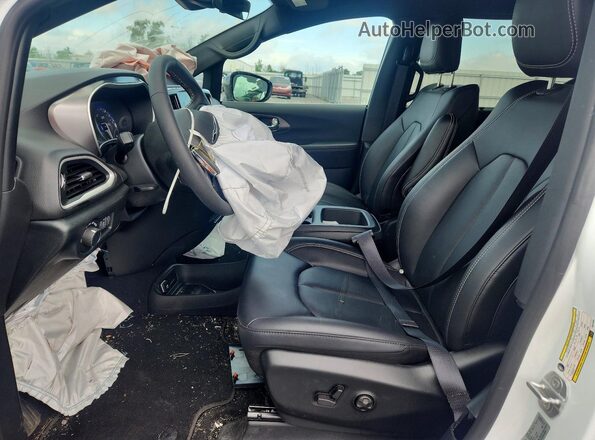 2C4RC1CG7TR214264 2026 CHRYSLER VOYAGER White Widok wnętrza z przodu