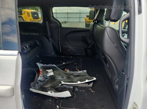 2C4RC1CG7TR214264 2026 CHRYSLER VOYAGER White Widok wnętrza z tyłu