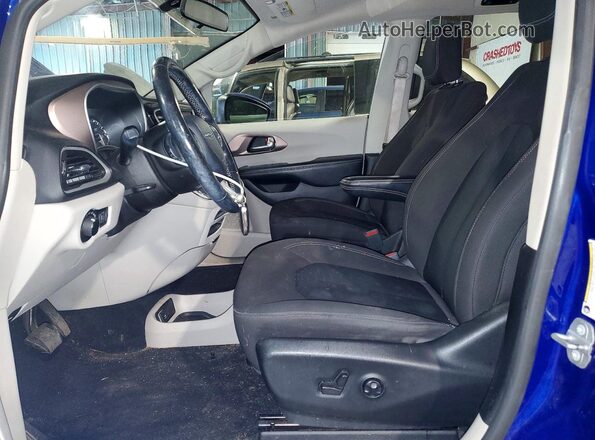 2C4RC1CG8MR574290 2021 CHRYSLER VOYAGER Blue Widok wnętrza z przodu
