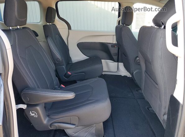 2C4RC1CG8PR531959 2023 CHRYSLER VOYAGER Charcoal Вид задньої частини салону