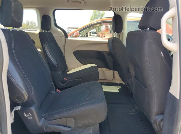 2C4RC1CG9PR553999 2023 CHRYSLER VOYAGER Silver Vista interior trasera