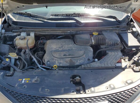 2C4RC1CG9PR553999 2023 CHRYSLER VOYAGER Silver Vista del compartimento del motor