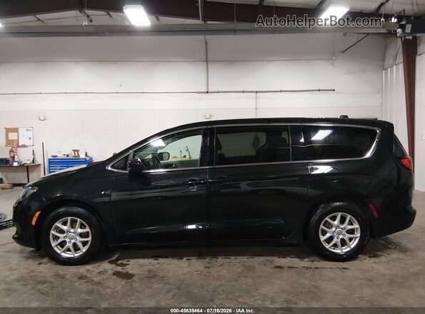2C4RC1CGXLR146882 2020 CHRYSLER VOYAGER Black 360 interior view