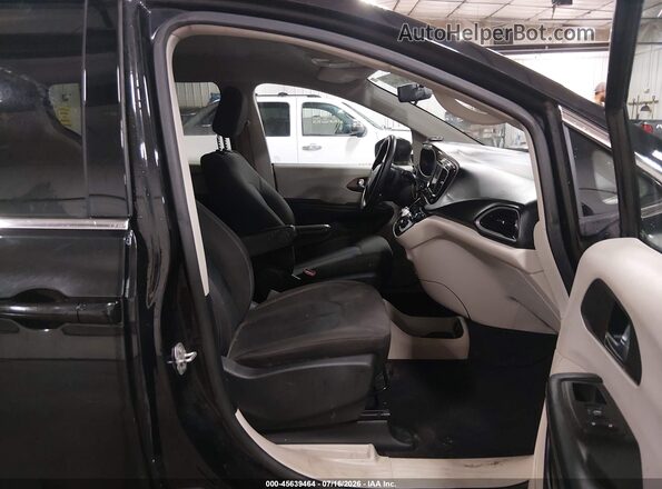 2C4RC1CGXLR146882 2020 CHRYSLER VOYAGER Black Front interior view