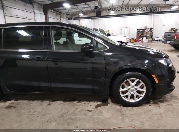 2C4RC1CGXLR146882 2020 CHRYSLER VOYAGER Black Front view
