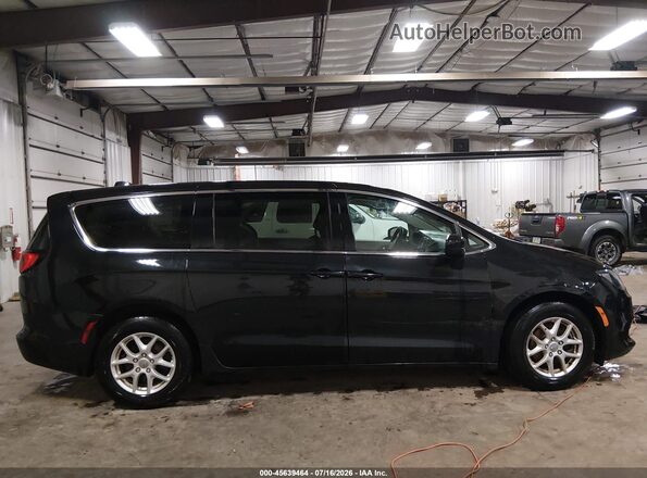 2C4RC1CGXLR146882 2020 CHRYSLER VOYAGER Black Rear interior view