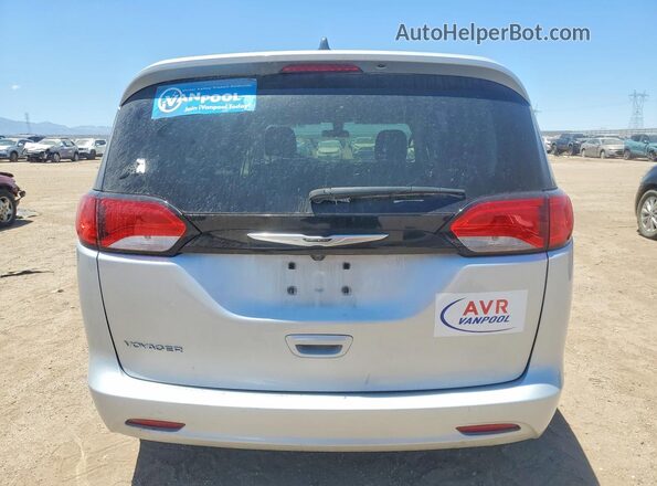 2C4RC1CGXNR204931 2022 CHRYSLER VOYAGER Серебряный Вид сзади