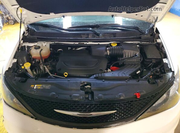 2C4RC1CGXPR568060 2023 CHRYSLER VOYAGER White Engine compartment view