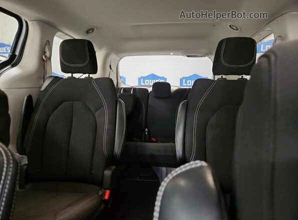 2C4RC1CGXRR146714 2024 CHRYSLER VOYAGER White Rear seats view