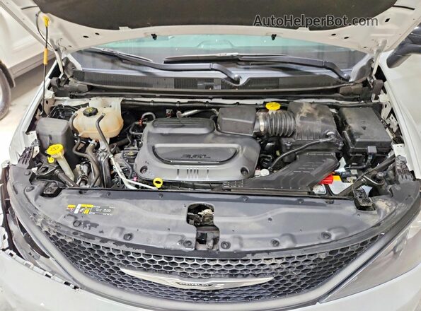 2C4RC1CGXRR146714 2024 CHRYSLER VOYAGER White Engine compartment view