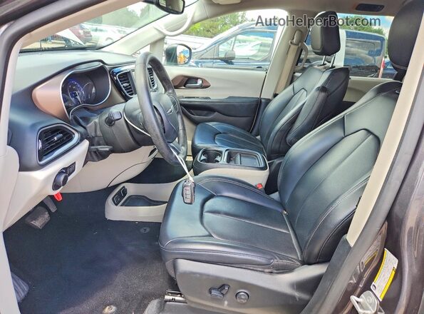 2C4RC1DG0LR286163 2020 CHRYSLER VOYAGER Угольный Вид салона спереди