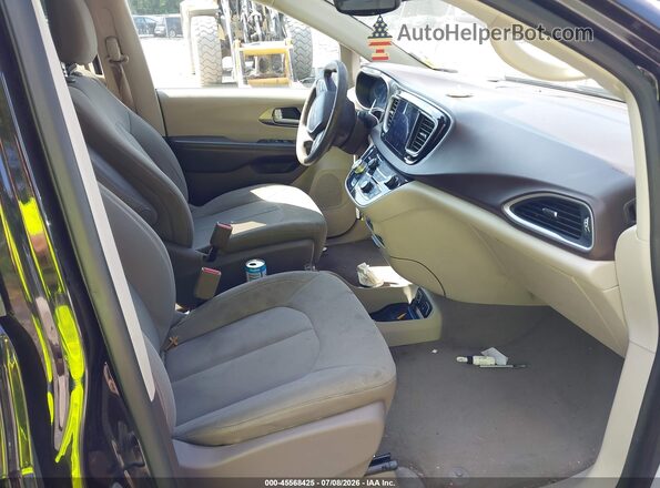 2C4RC1DG2HR611502 2017 CHRYSLER PACIFICA Black Front interior view