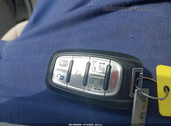 2C4RC1DG3HR512834 2017 CHRYSLER PACIFICA White წინა პანელის ხედი