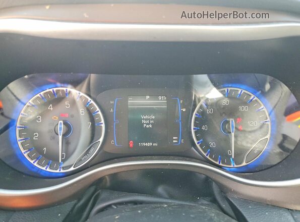 2C4RC1DG3LR176174 2020 CHRYSLER VOYAGER Gray Instrument cluster view