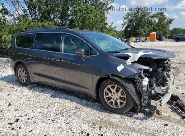 2C4RC1DG3LR176174 2020 CHRYSLER VOYAGER Gray Front right