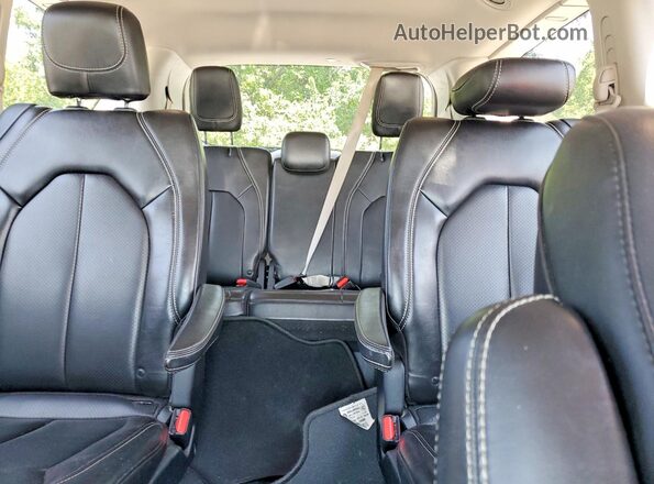 2C4RC1DG3LR176174 2020 CHRYSLER VOYAGER Gray Rear seats view