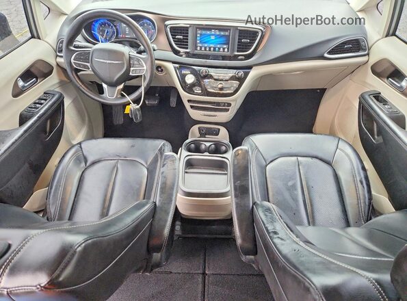 2C4RC1DG3LR265484 2020 CHRYSLER VOYAGER Silver Вид панелі приладів