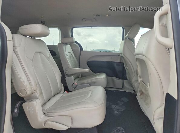 2C4RC1DG3MR525819 2021 CHRYSLER VOYAGER Серебряный Вид задней части салона