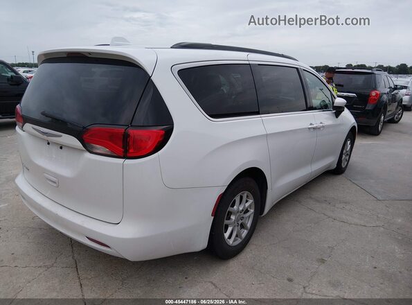 2C4RC1DG4LR156807 2020 CHRYSLER VOYAGER White Rear right