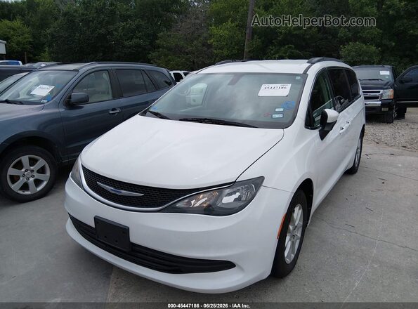 2C4RC1DG4LR156807 2020 CHRYSLER VOYAGER White Front view