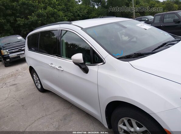 2C4RC1DG4LR156807 2020 CHRYSLER VOYAGER White Rear interior view