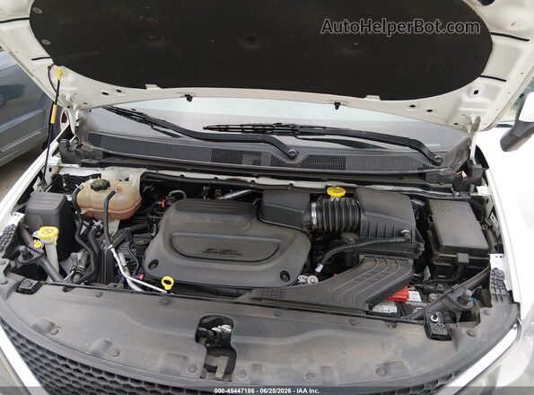 2C4RC1DG4LR156807 2020 CHRYSLER VOYAGER White Rear view