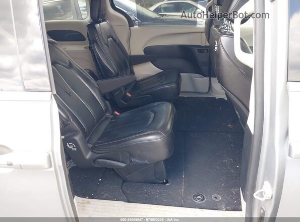 2C4RC1DG4LR265879 2020 CHRYSLER VOYAGER Серебряный Вид наклейки с VIN-кодом