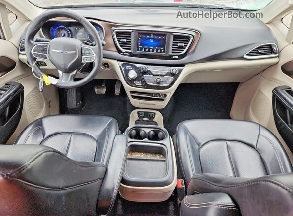 2C4RC1DG4MR532164 2021 CHRYSLER VOYAGER Silver Առջևի վահանակի տեսք