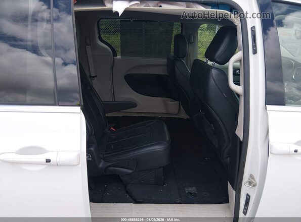 2C4RC1DG5LR262201 2020 CHRYSLER VOYAGER White Widok naklejki z numerem VIN