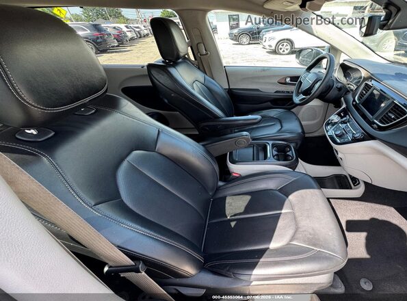 2C4RC1DG6LR172233 2020 CHRYSLER VOYAGER Silver Vista interior delantera