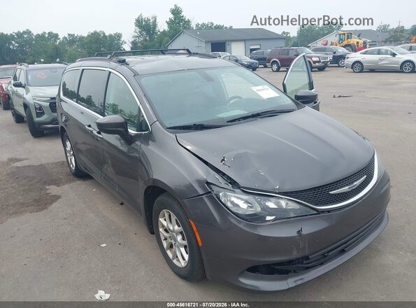 2C4RC1DG6LR181854 2020 CHRYSLER VOYAGER Gray Widok z przodu