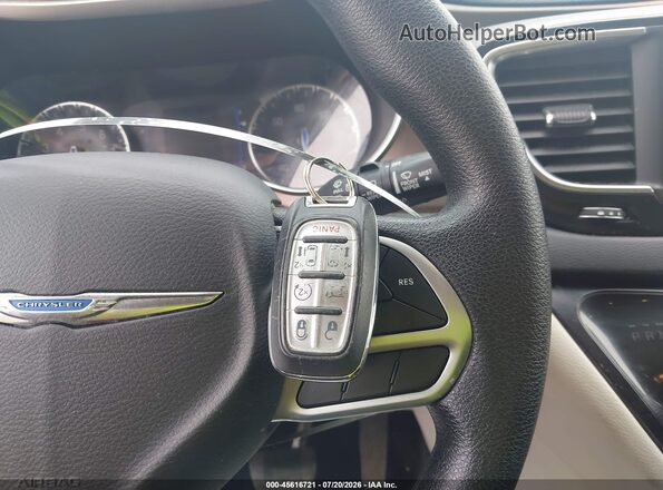 2C4RC1DG6LR181854 2020 CHRYSLER VOYAGER Gray Widok deski rozdzielczej