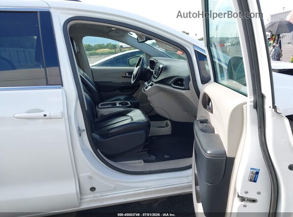 2C4RC1DG7LR176159 2020 CHRYSLER VOYAGER White Вид салону спереду